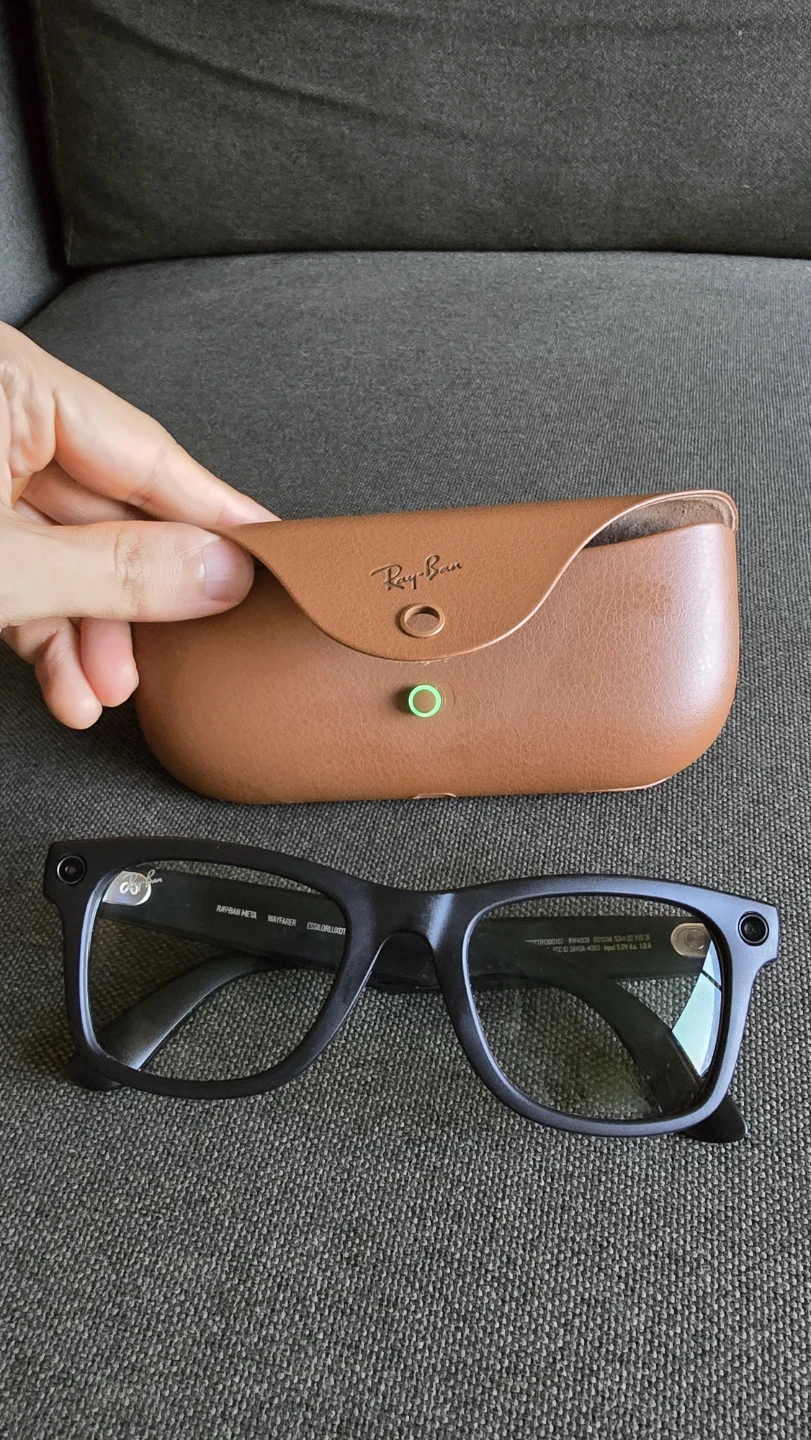 Ray-Ban Meta Smart Glasses with Transition Lenses - photo 3