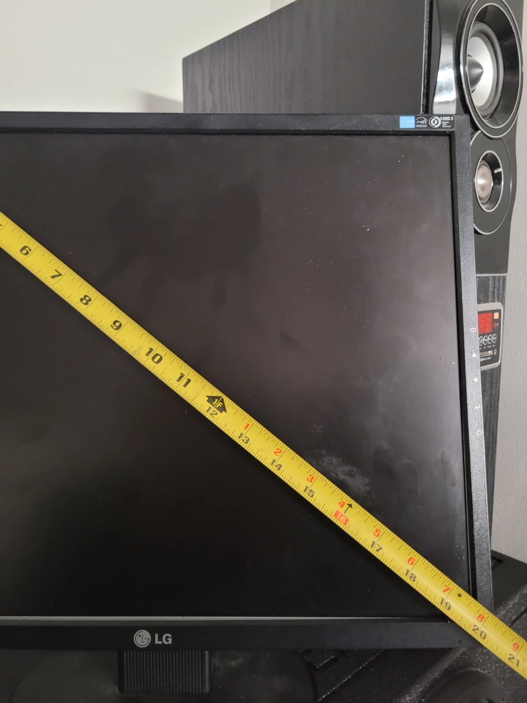 LG Flatron Monitor - photo 2