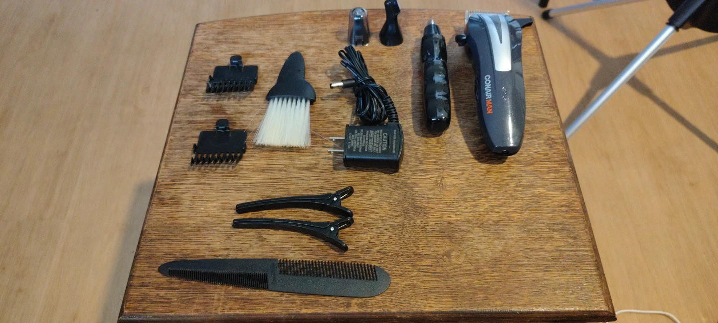 Conair Man Hair Clippers & Wahl Nose Trimmer Set