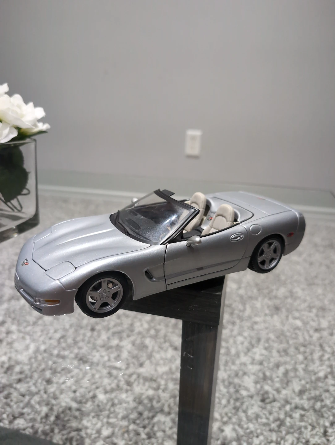 1.18 maisto Corvette made by maisto - photo 3