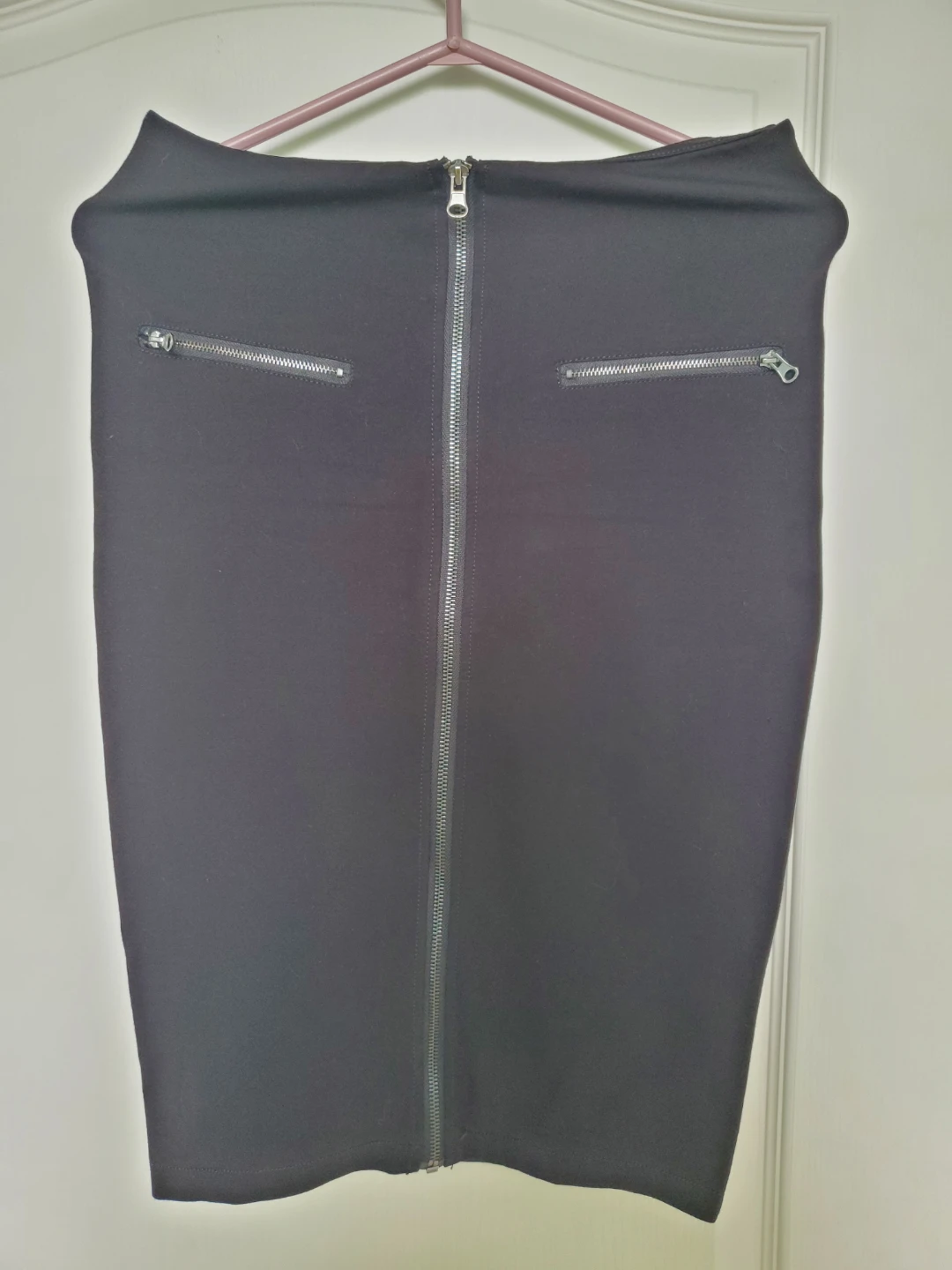 Romeo & Juliet Couture Black Pencil Skirt