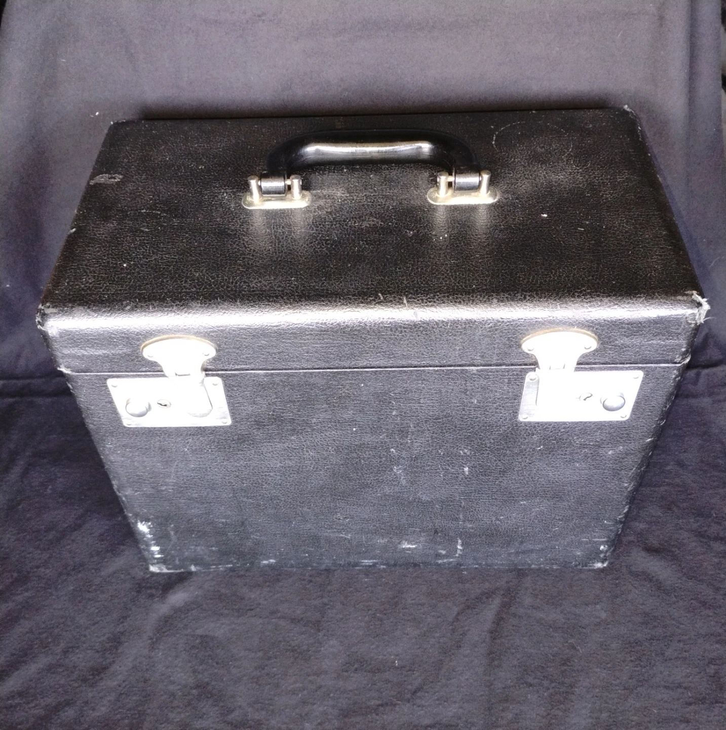 Singer  portable sewing maching - photo 2