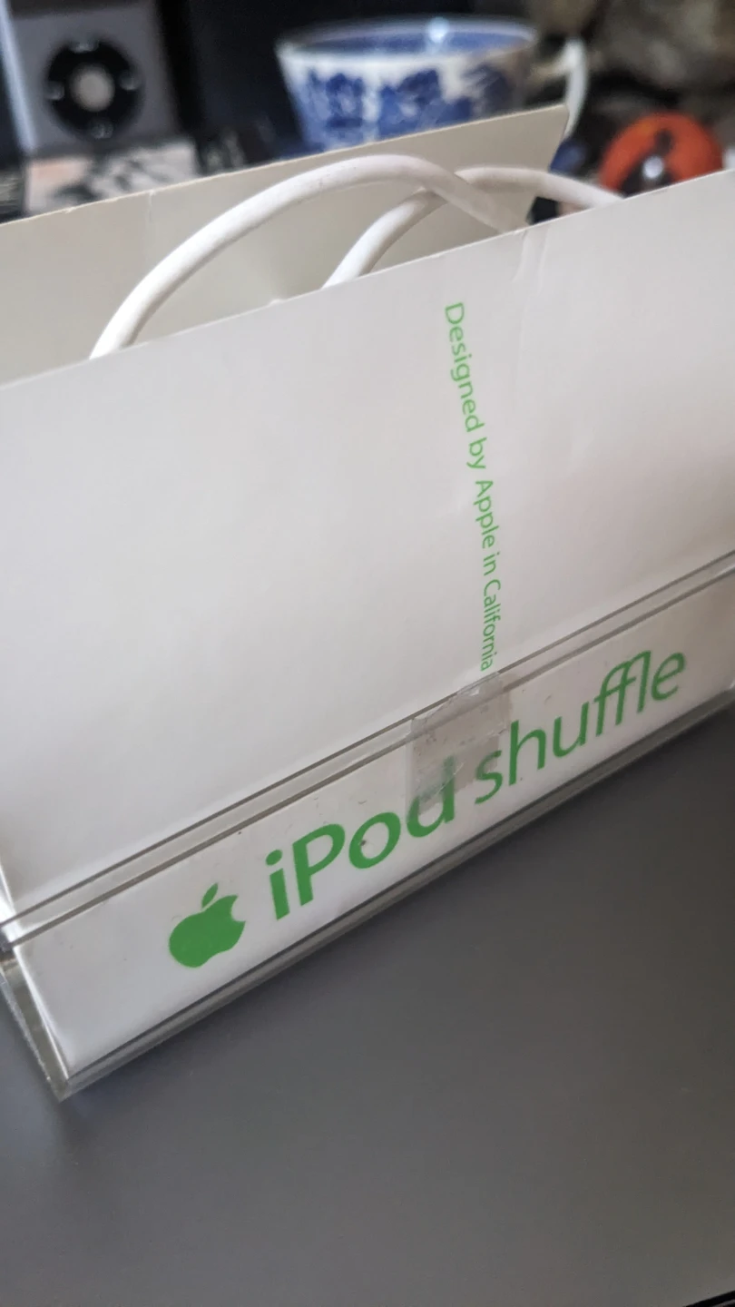 Apple iPod Shuffle Dock and Clip - photo 4
