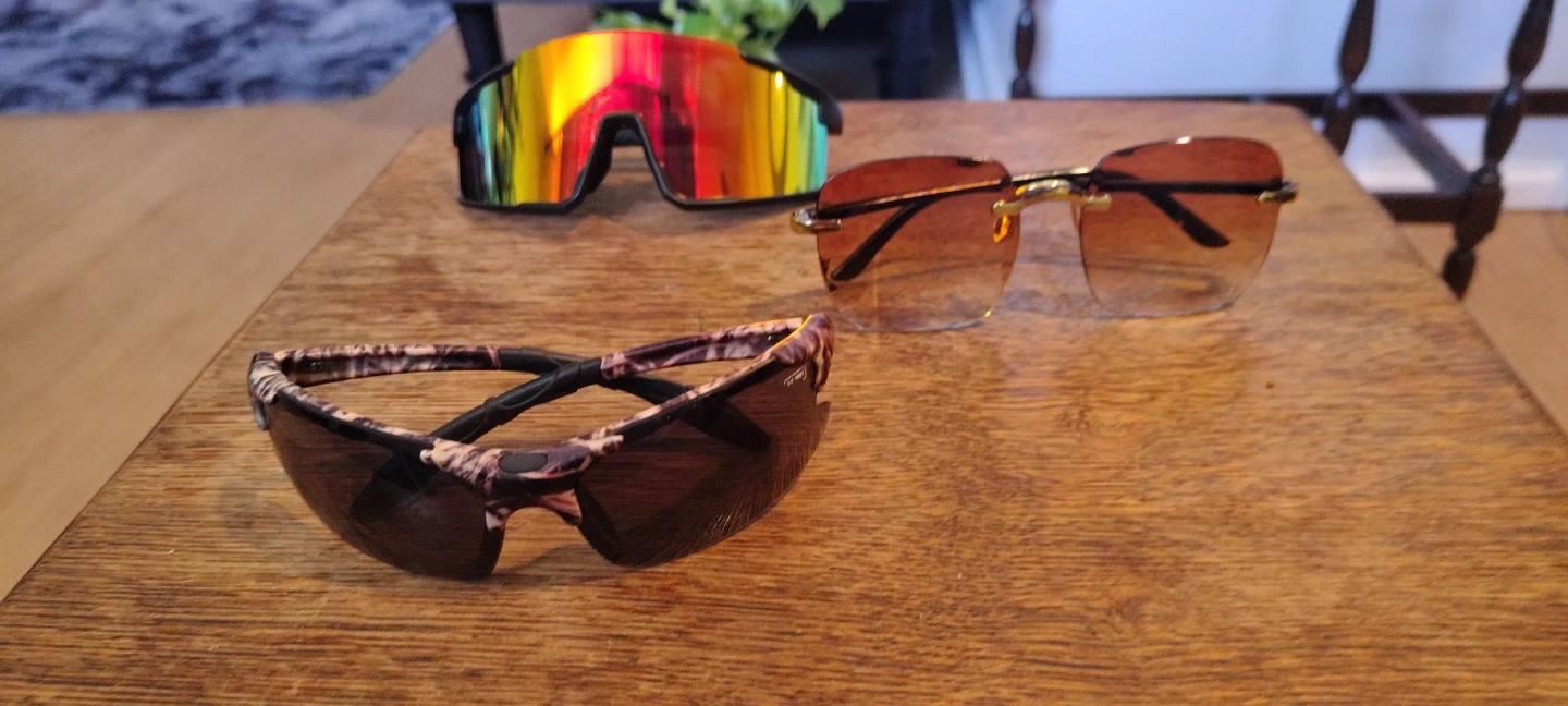 3 Pairs Sunglasses - photo 2