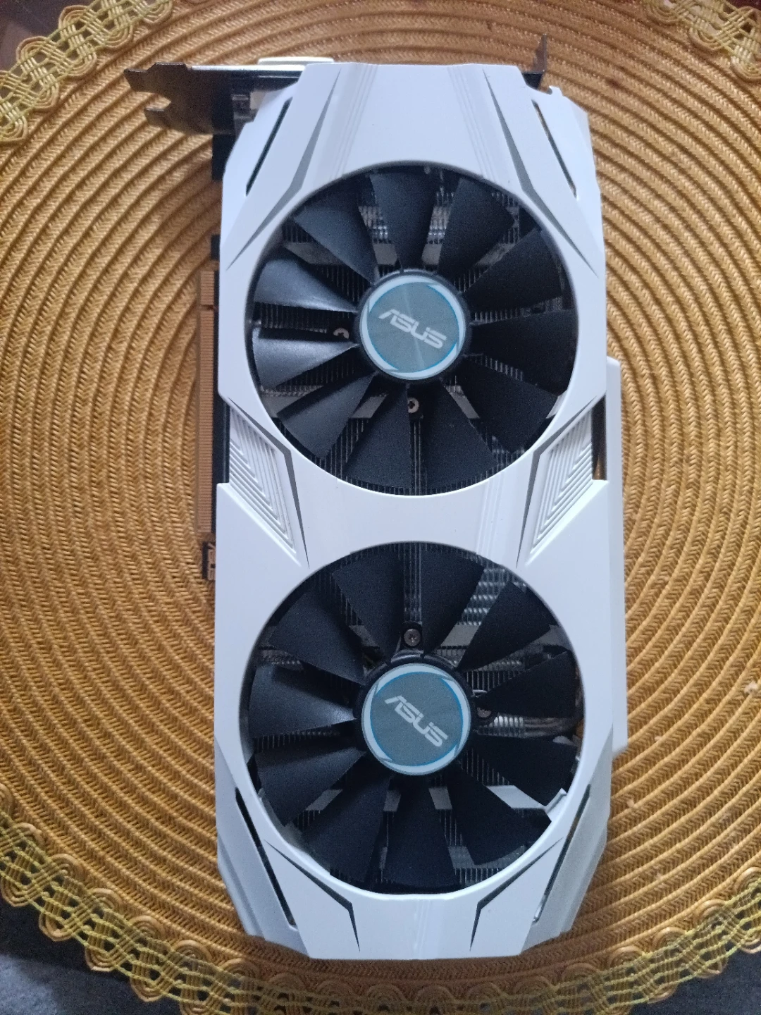 Carte graphique ASUS DUAL-GTX1060-O6G