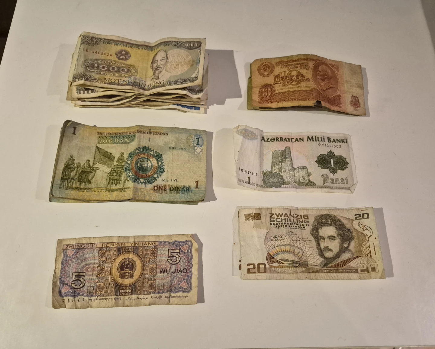 International Currency - Coins & Banknotes