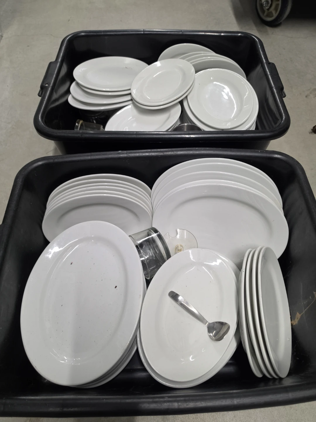 White Ceramic Dinner Plates and Bowls
