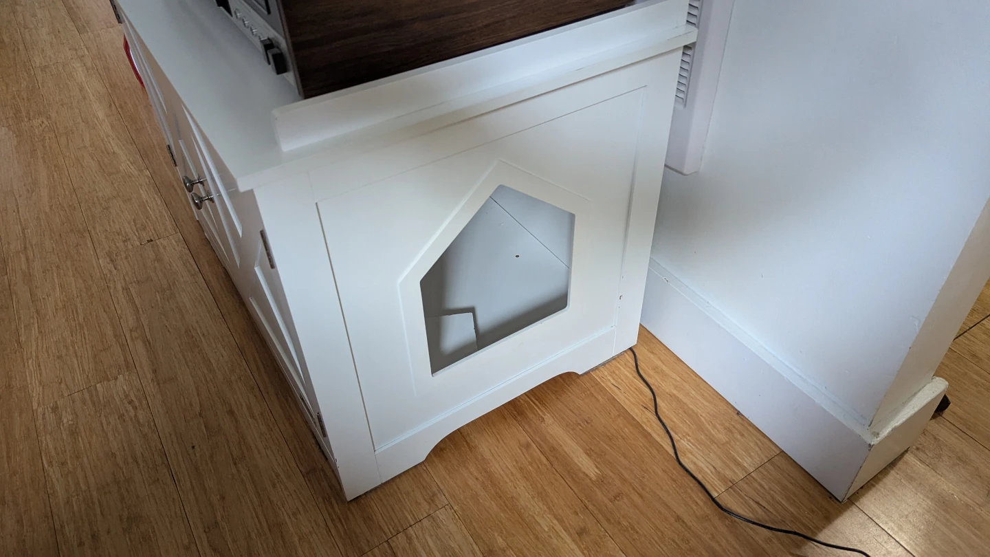 Litter box enclosure - photo 3