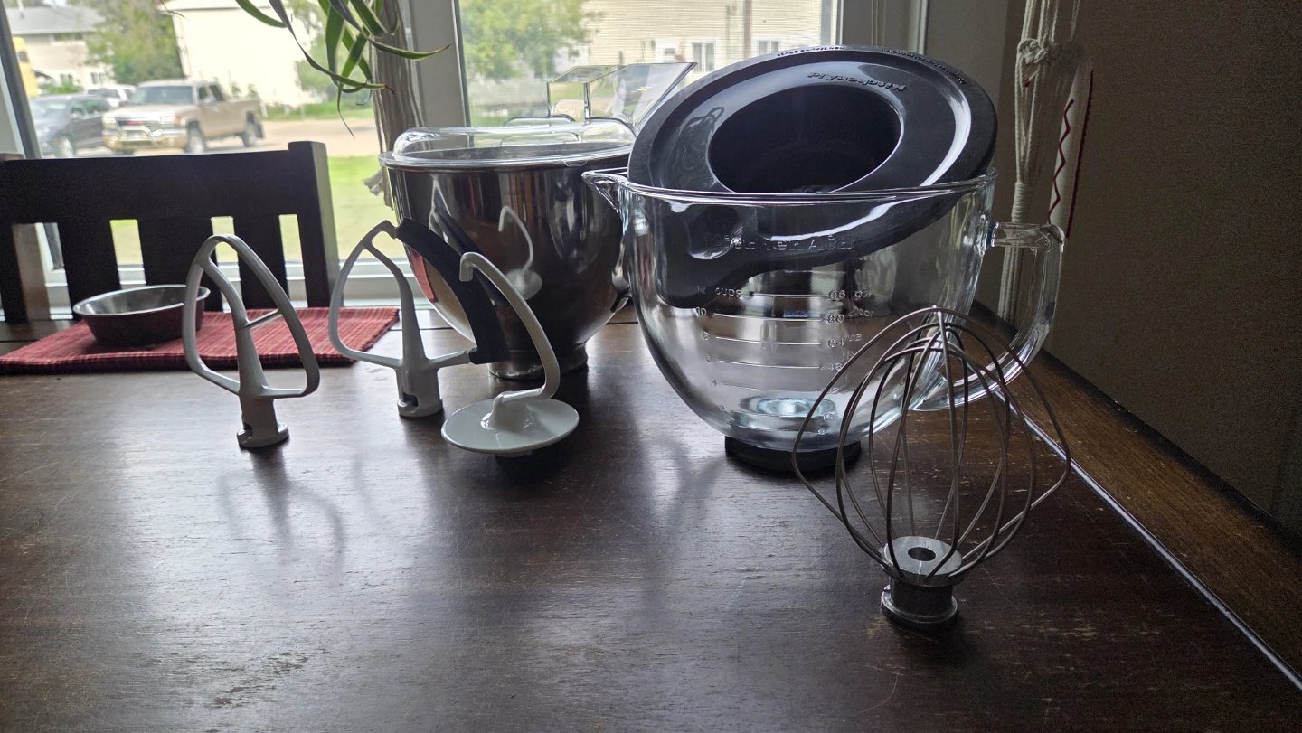 KitchenAid Artisan Stand Mixer – Like New - photo 5