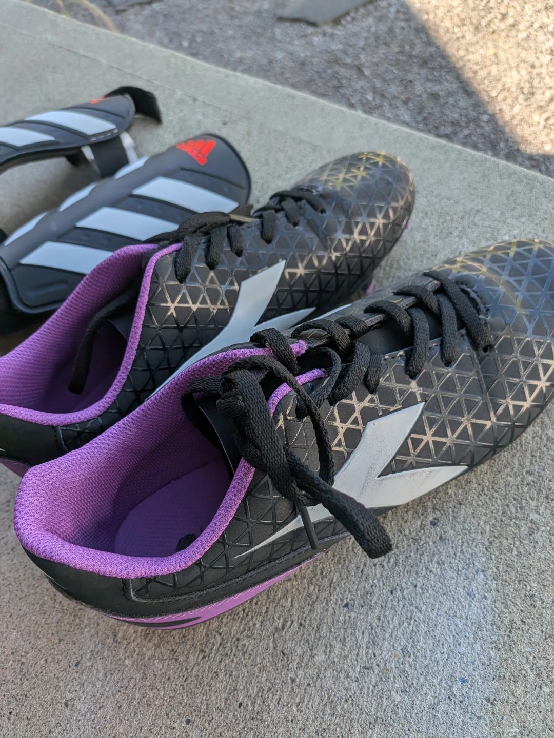 Diadora Women's Soccer Shoes & Adidas Soccer Shin Guards - photo 2