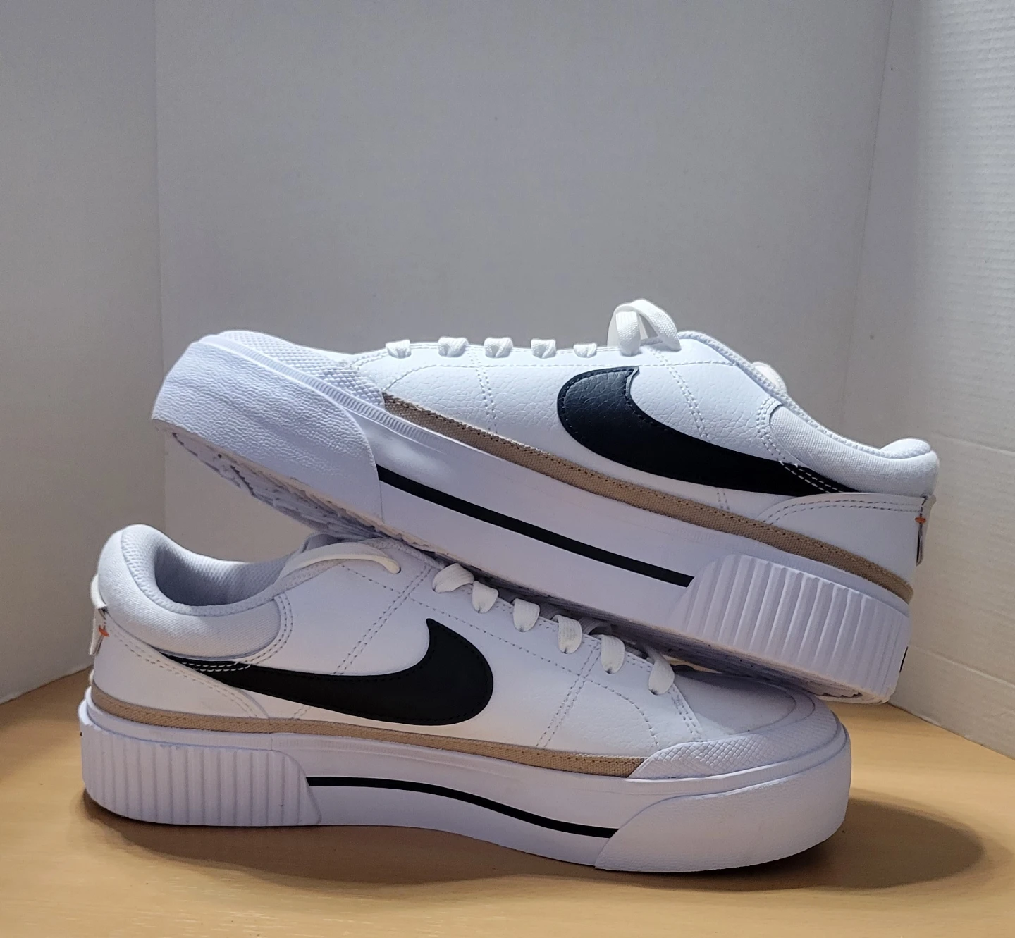 Nike Women's Shoes White Black Size 9