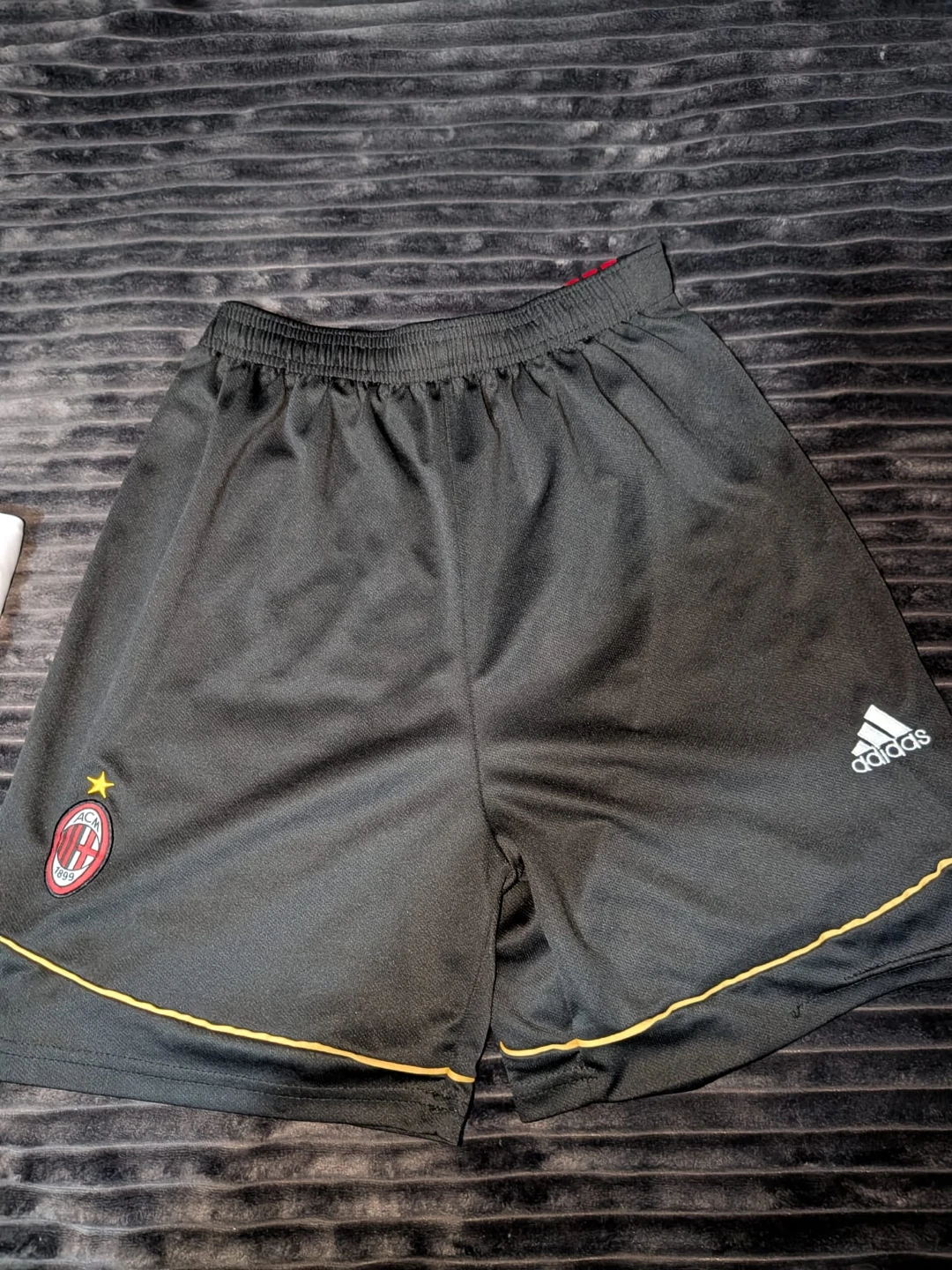 AC Milan Jersey and Shorts Set - photo 3