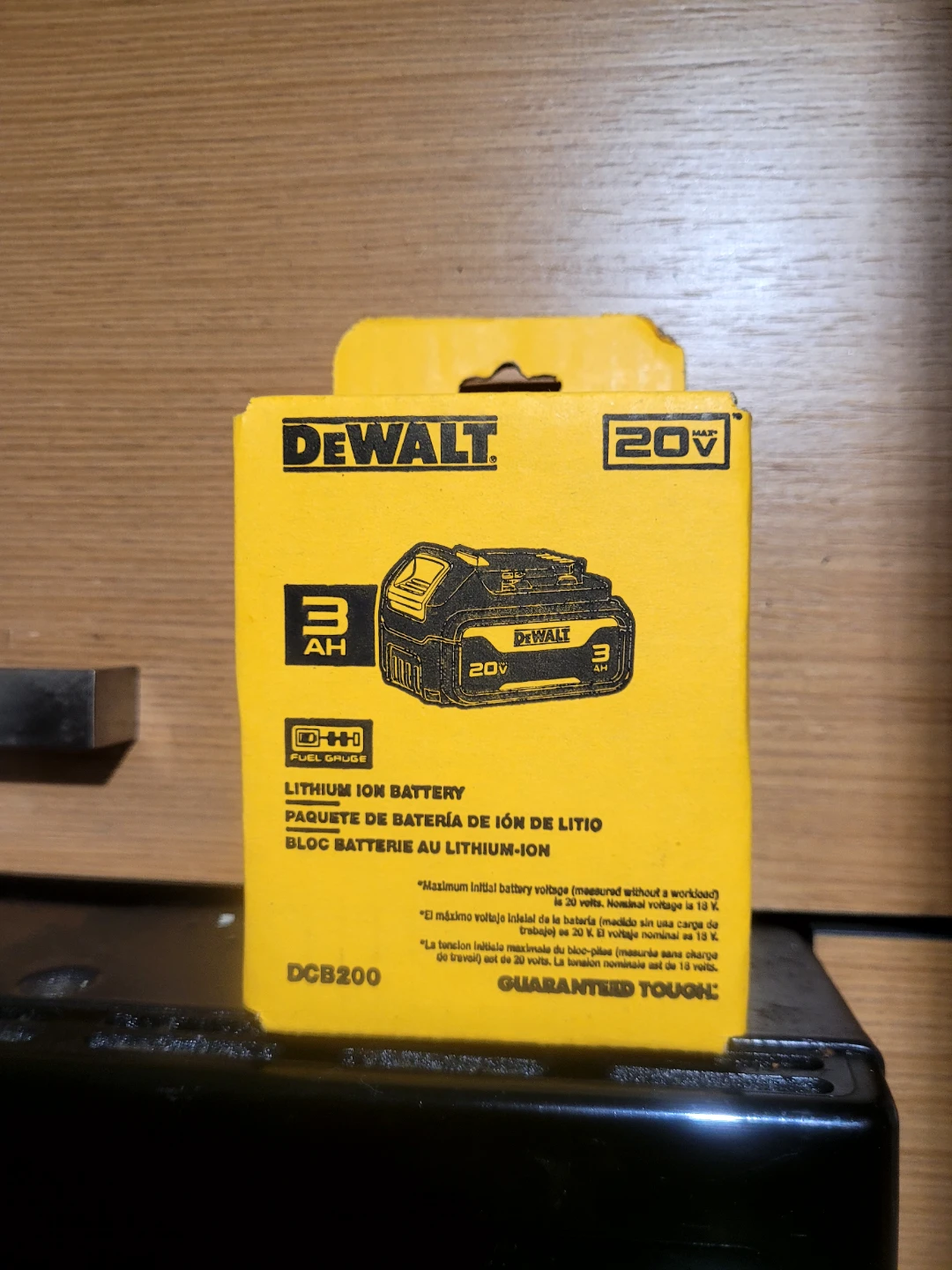 DeWalt 20V MAX 3.0 Ah Lithium Ion Battery DCB200 - photo 2