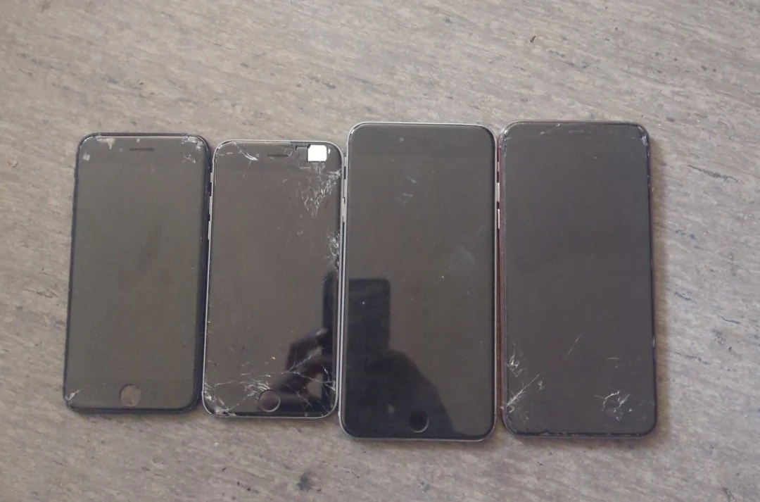 iPhone lot