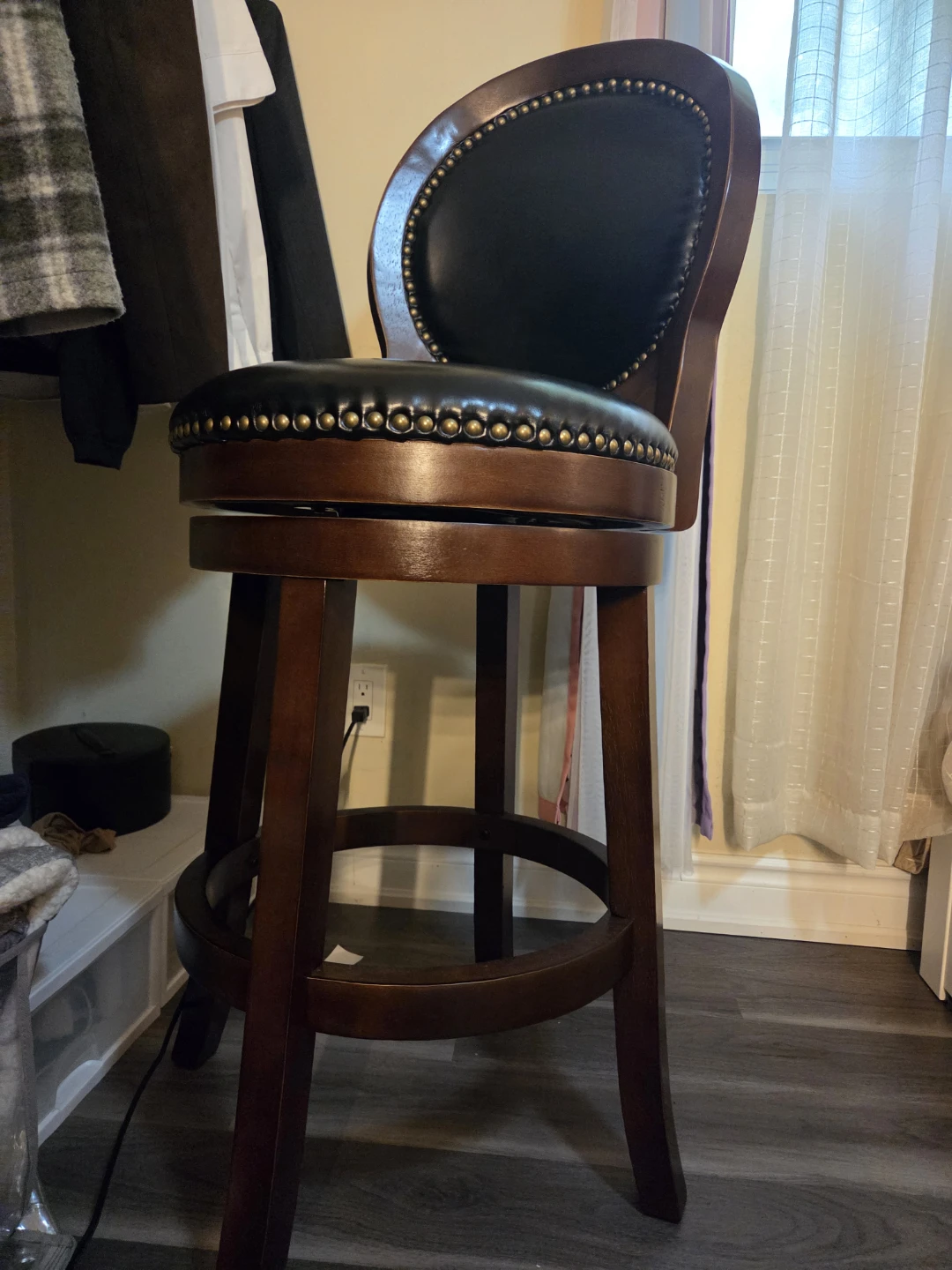 Swirl bar stool