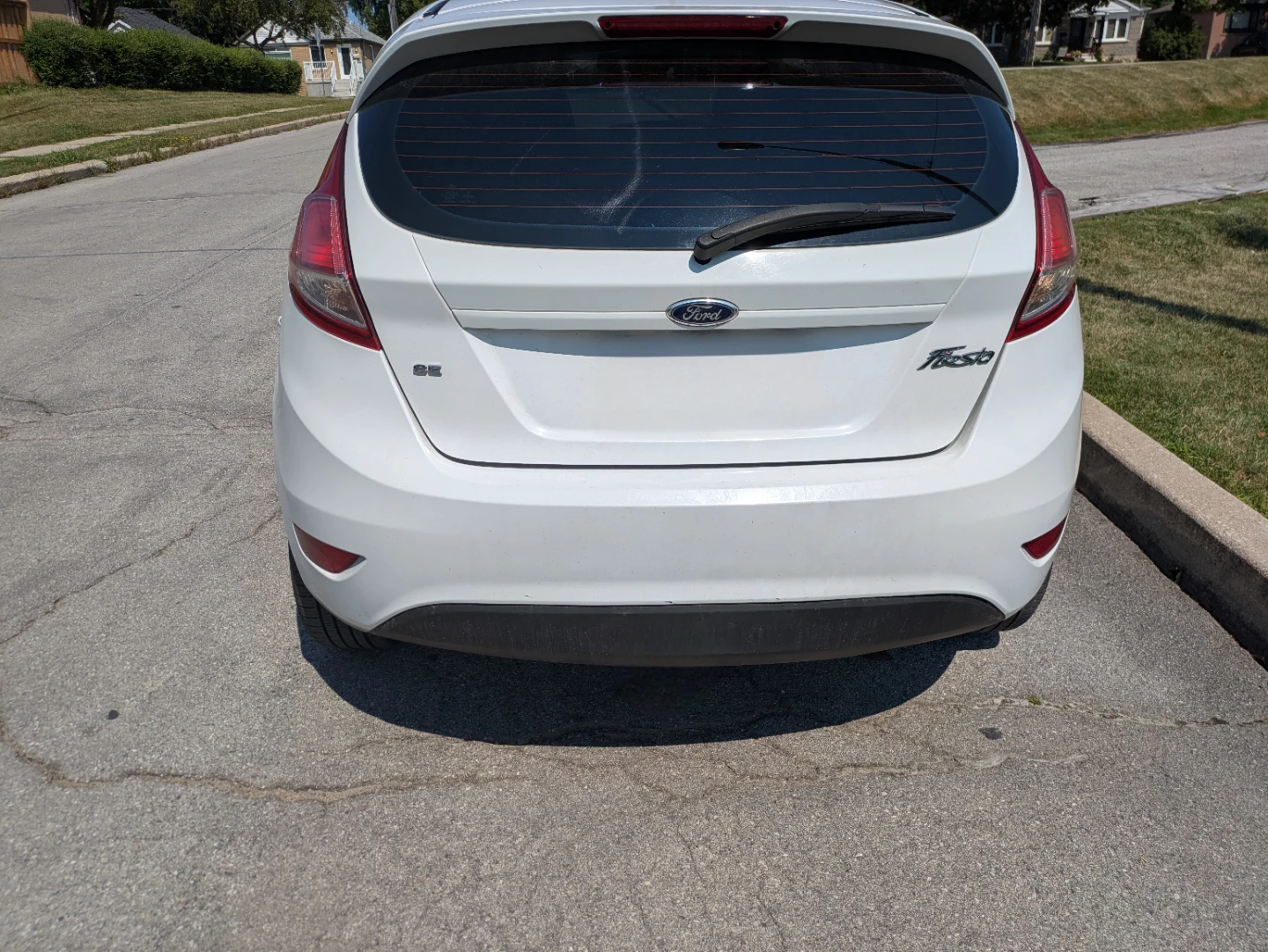 198km White Ford fiesta 2015