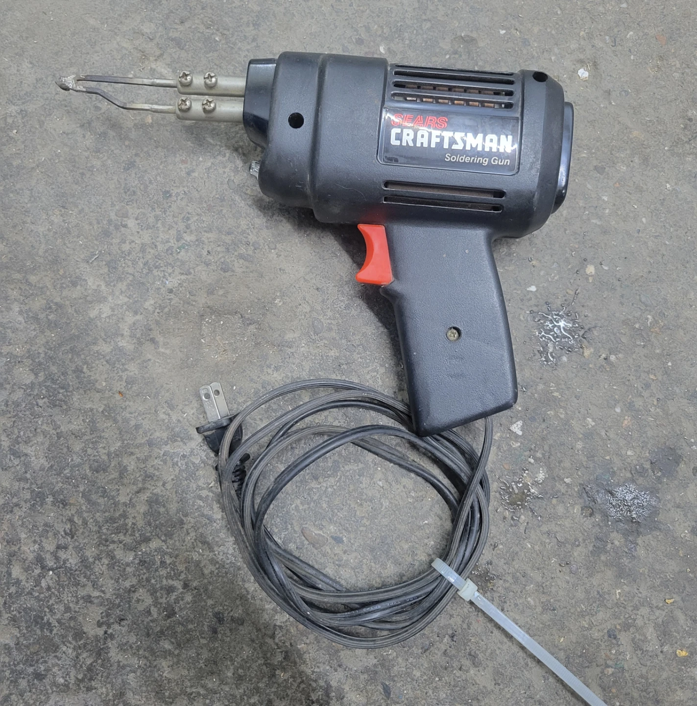 Sears Craftsman Heavy-Duty 150/230 Watt Dual Heat Solder Gun