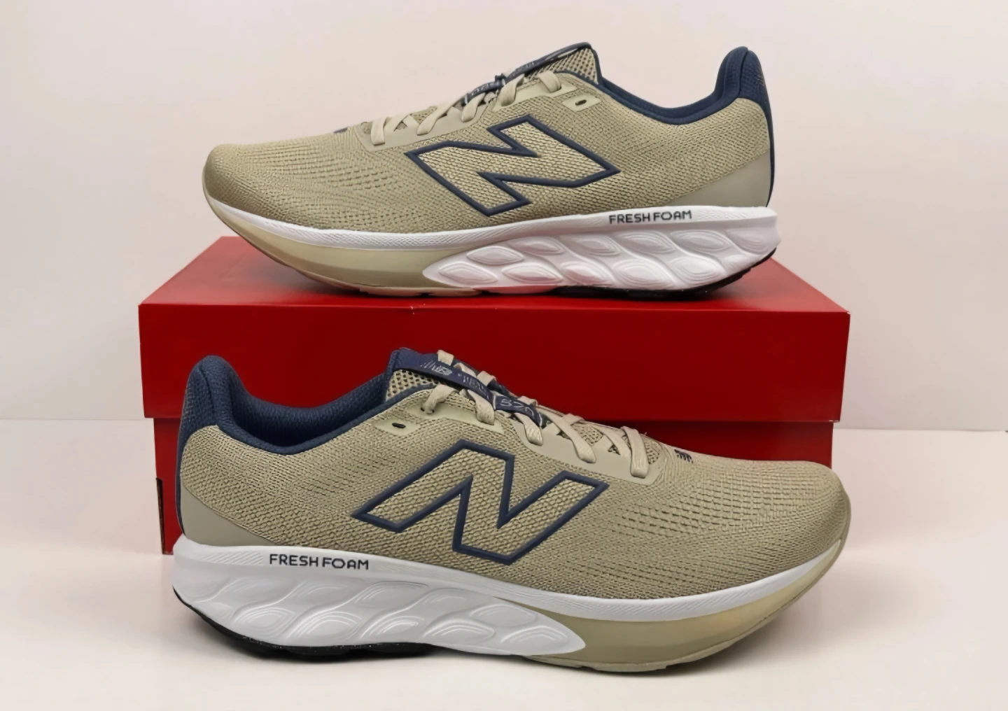 New Balance 520 v9 Men Size 10 (2E) Wide