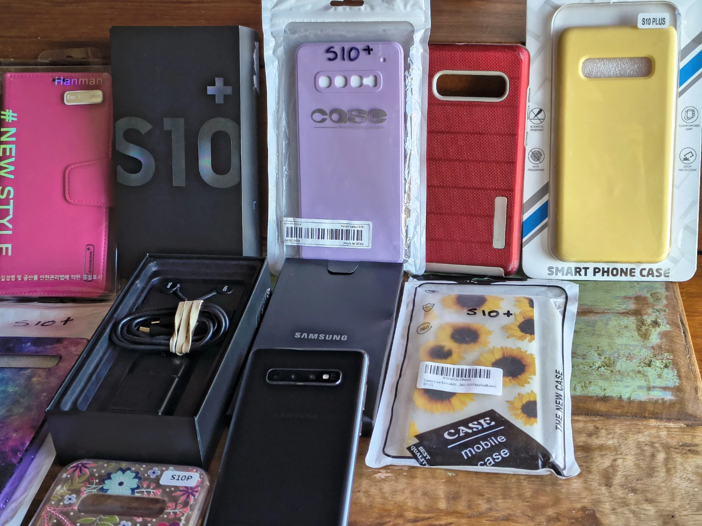 Unlocked Samsung Galaxy S10+ with Accessories (Cases X7) ~128gb