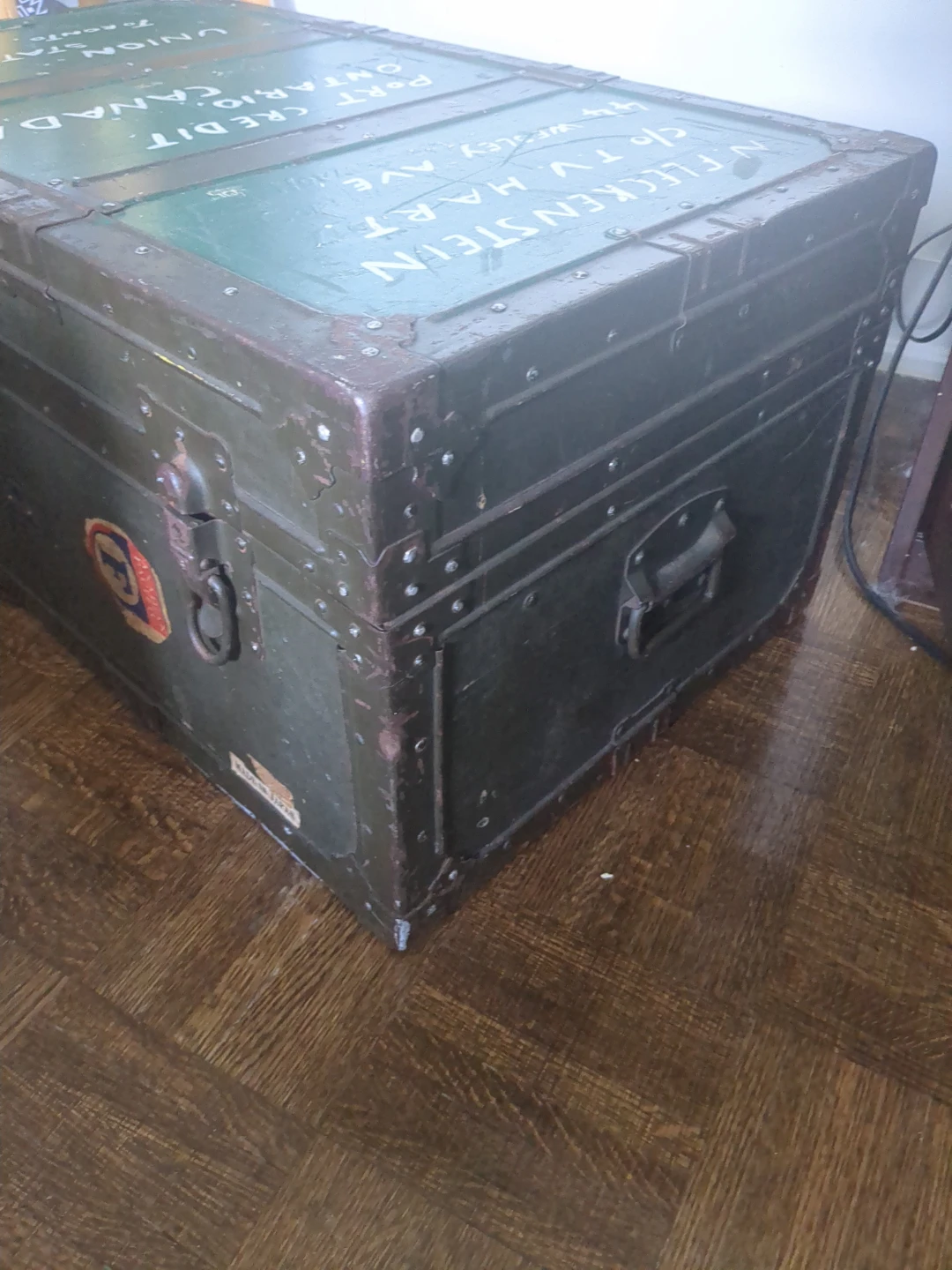 Vintage Steamer Trunk - photo 3