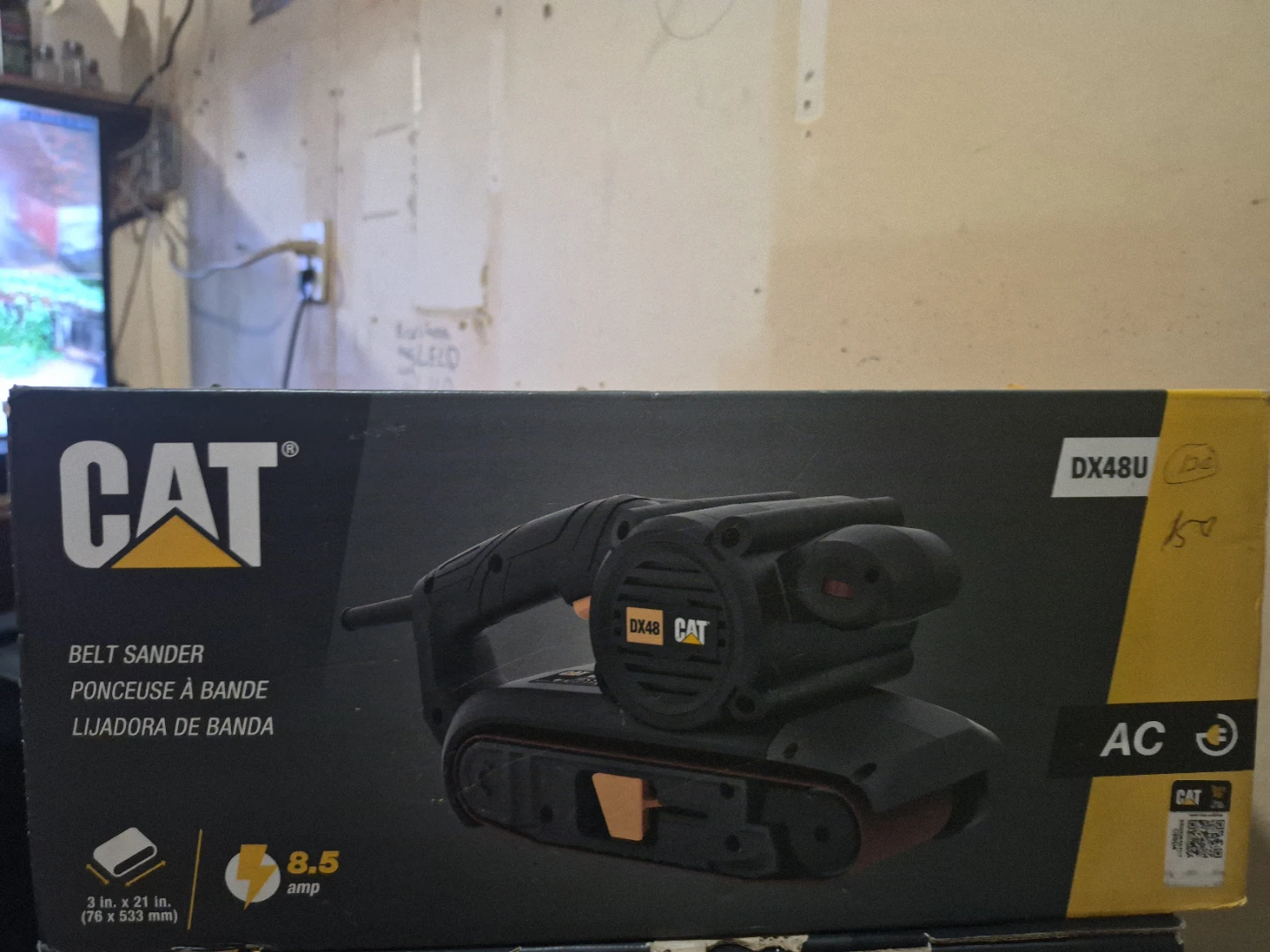 CAT DX48U Belt Sander