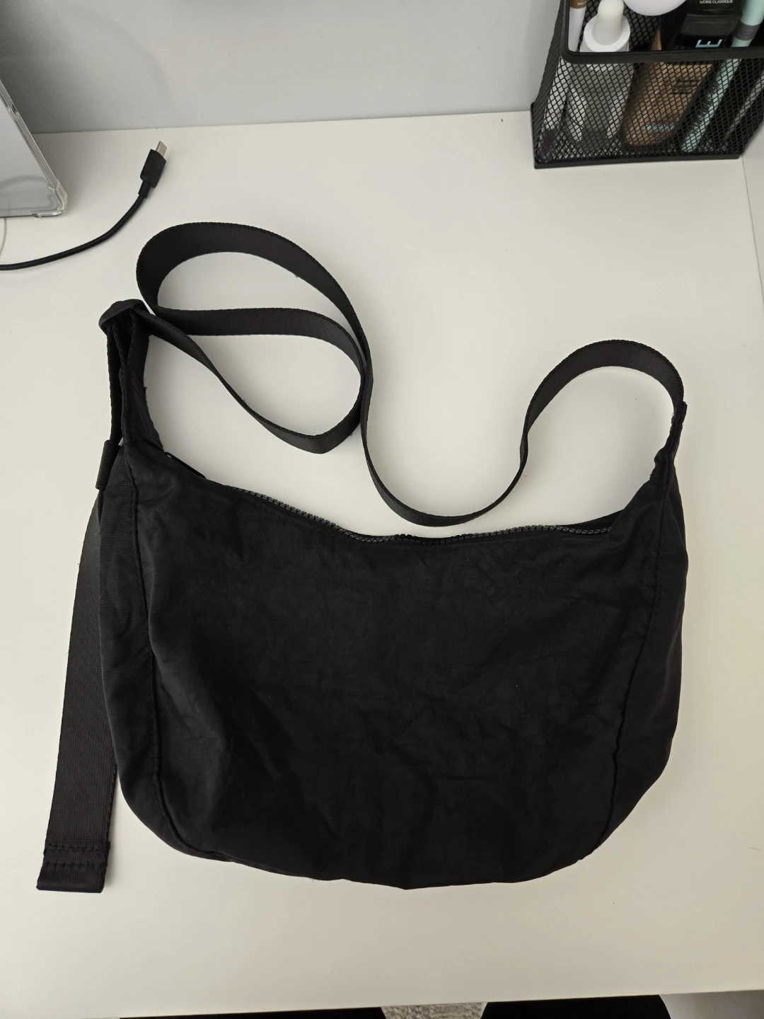 Nylon crescent bag