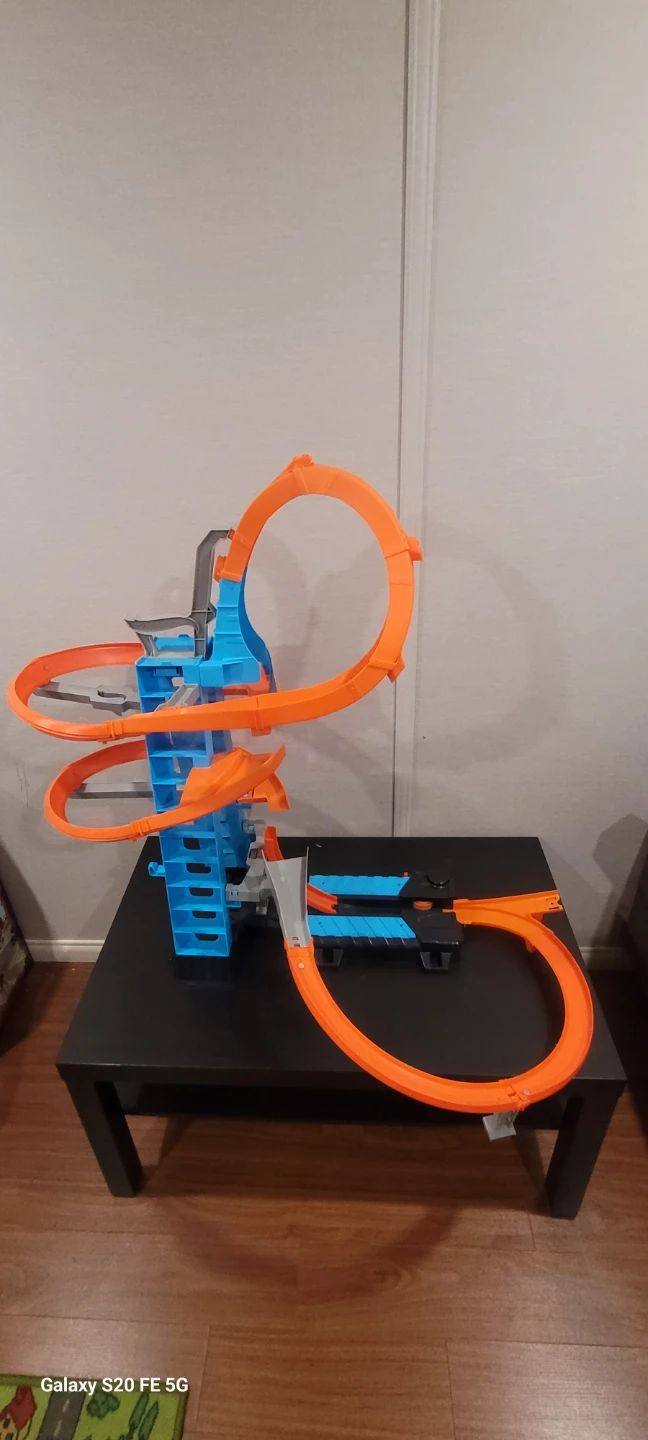 Hot Wheels Mega Hauler Track Set