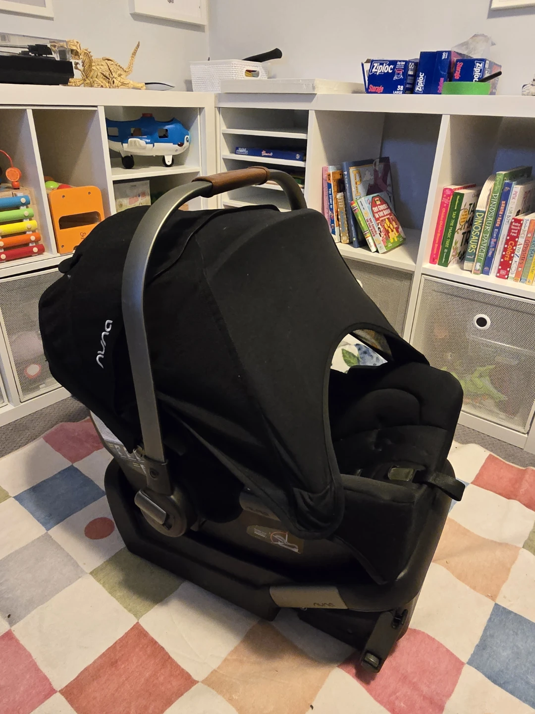 Nuna Pipa Infant Car Seat with Base - photo 2