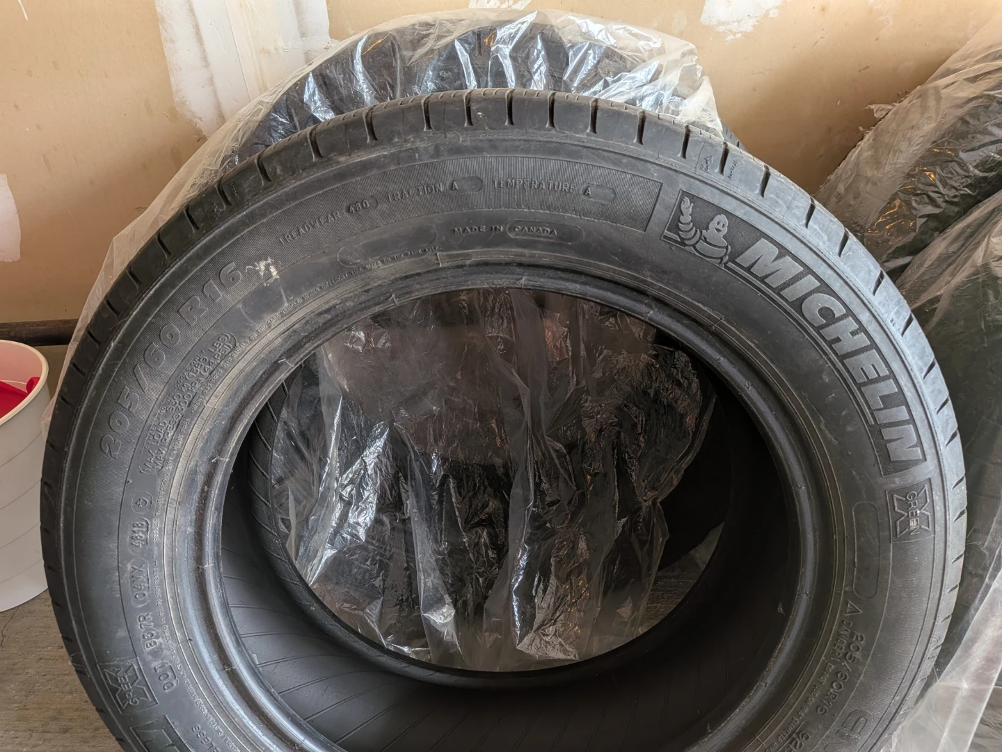 Set of 4 Michelin Tires 205/60R16 - photo 3