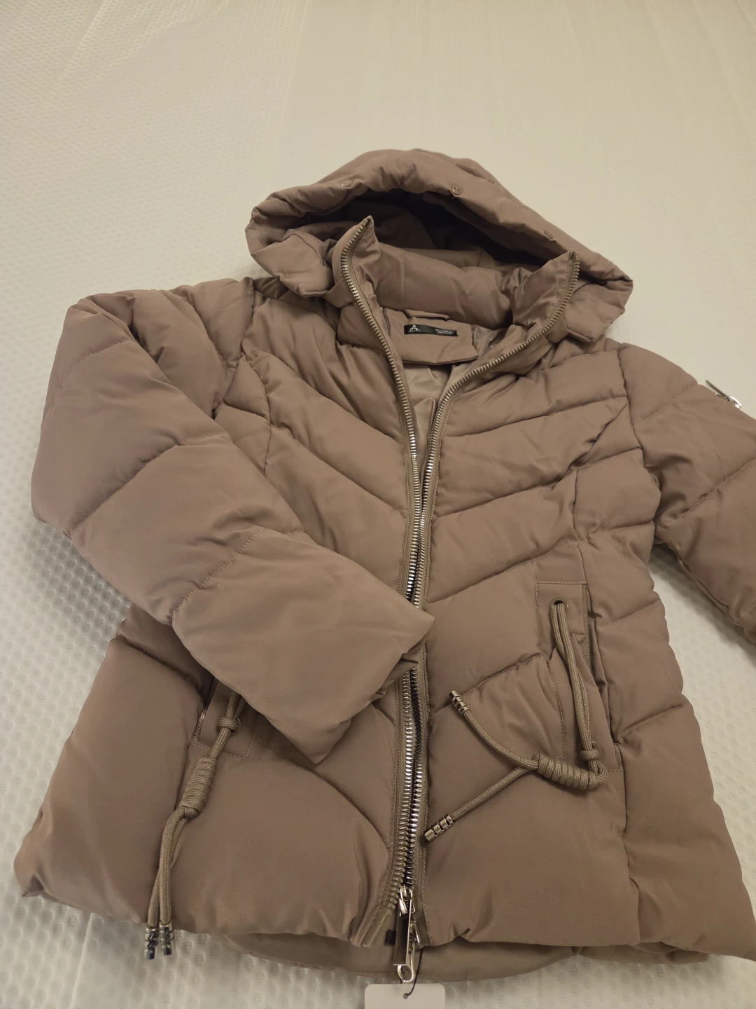 NEW Women's Puffer Jacket - Size Small - photo 3
