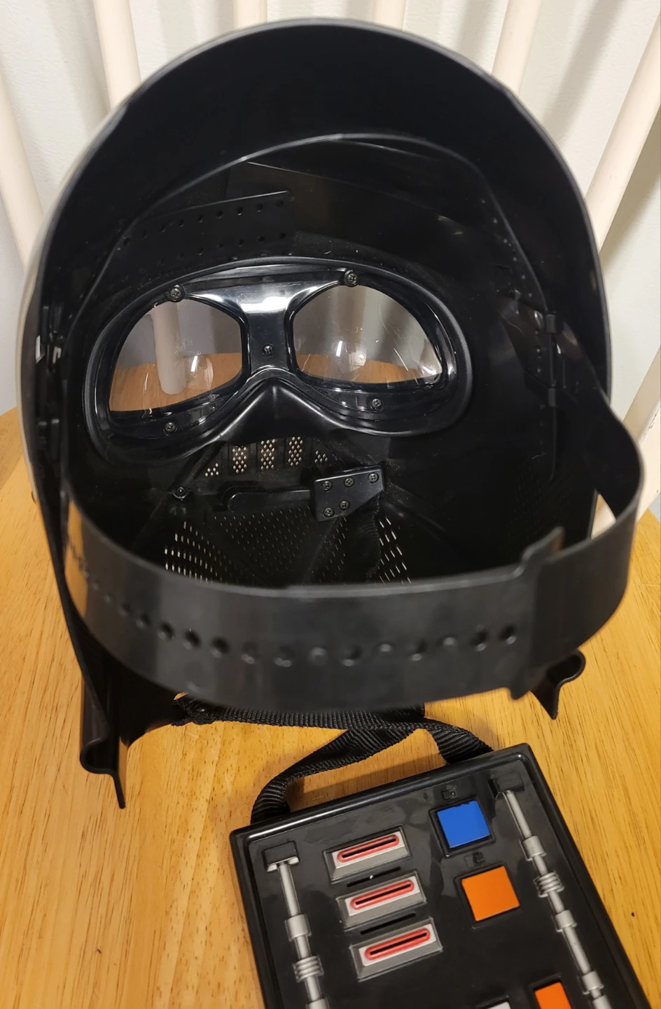 2004 Hasbro Star Wars Darth Vader voice changer mask - photo 4