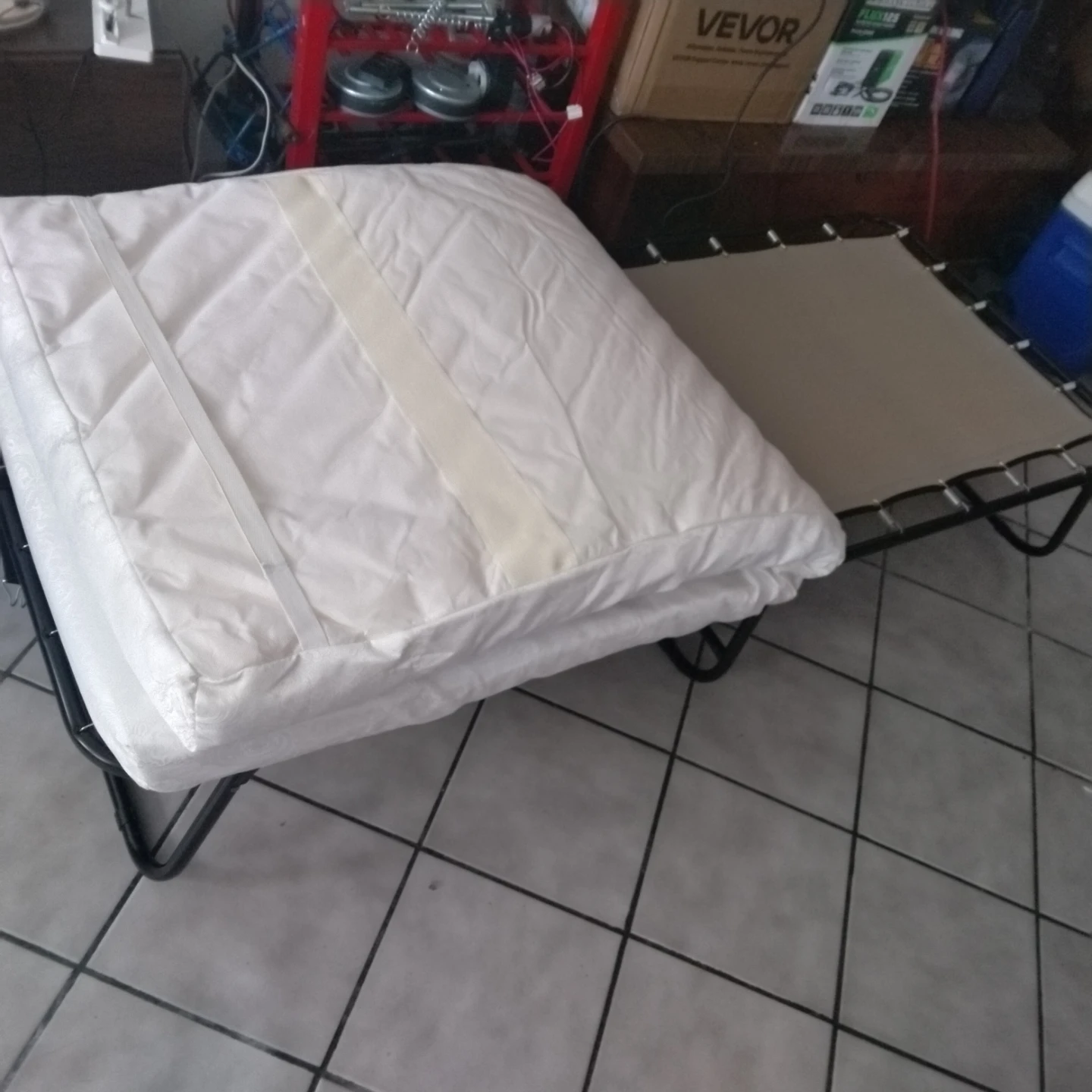 Folding bed like new - photo 2