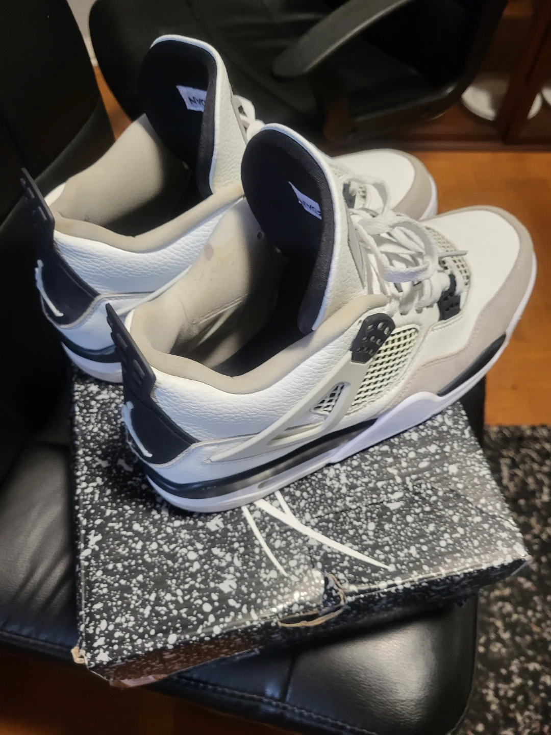 Air Jordan 4 Retro White Cement