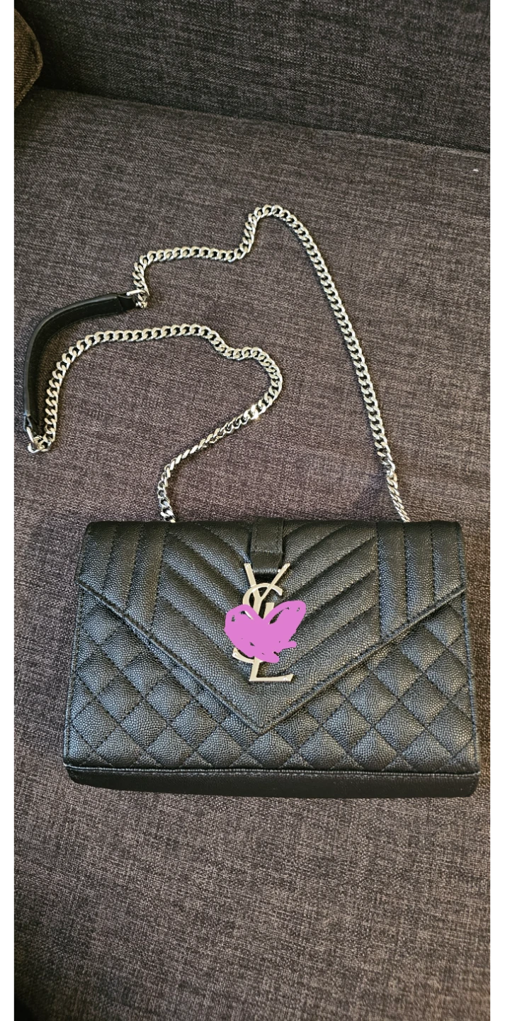Quilted Envelope Wallet on Chain
