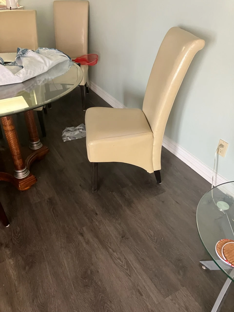 Cream Leather Dining Chairs with 4 Foot Round Table - photo 2