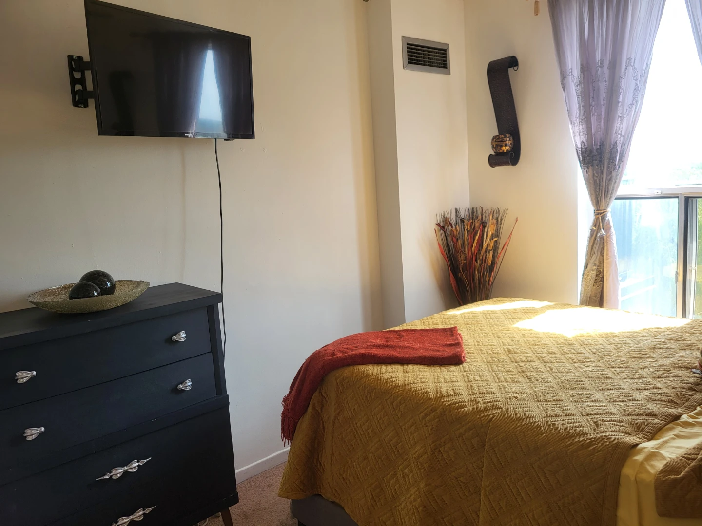 ROOMMATE WANTED ALL INCLUSIVE - photo 2
