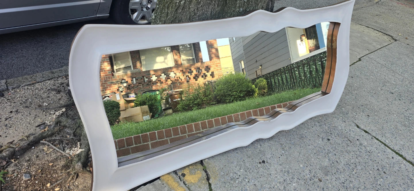 Unique Wave Mirror