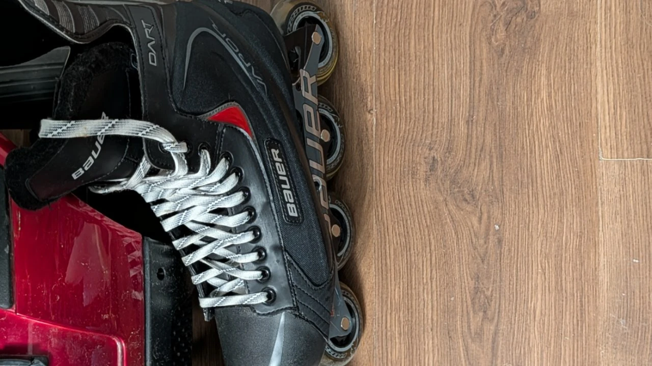Pristine barely used roller blades - photo 4