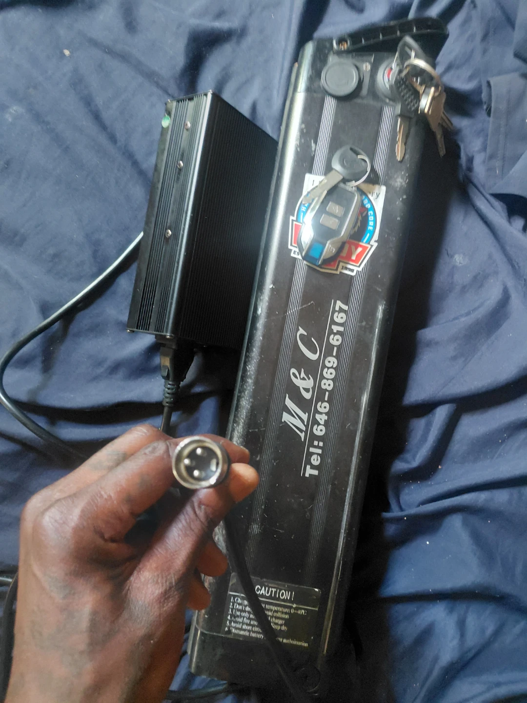 M&C E-bike Battery Pack with Charger