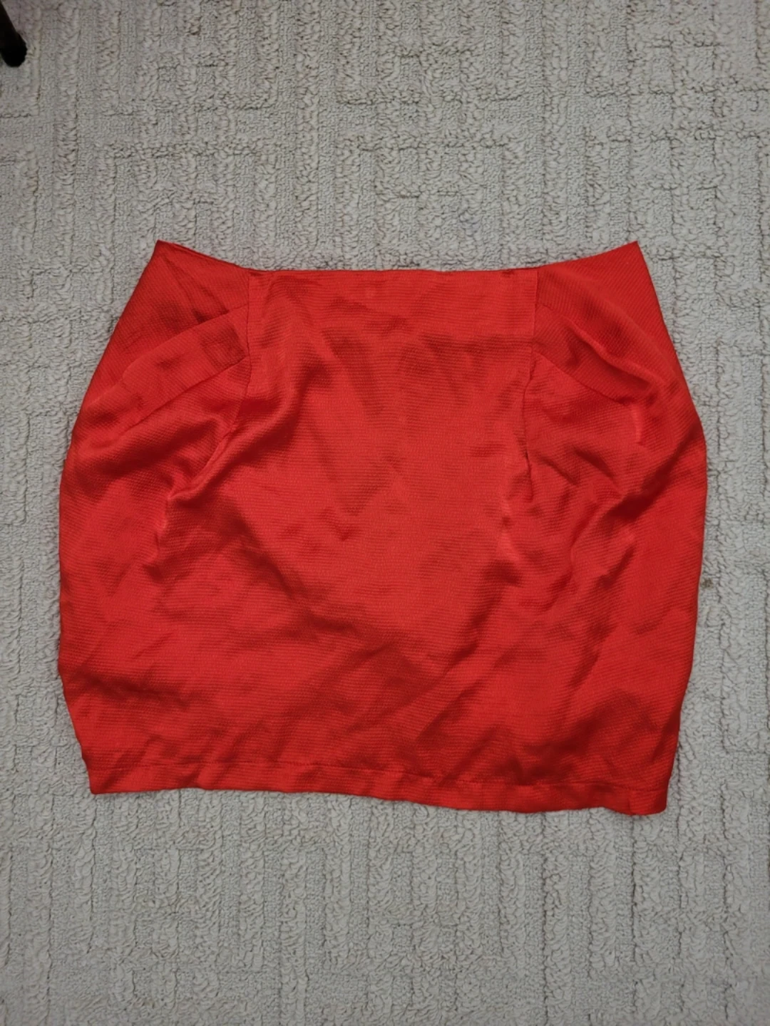 URBAN BEHAVIOR Red skirt M/W