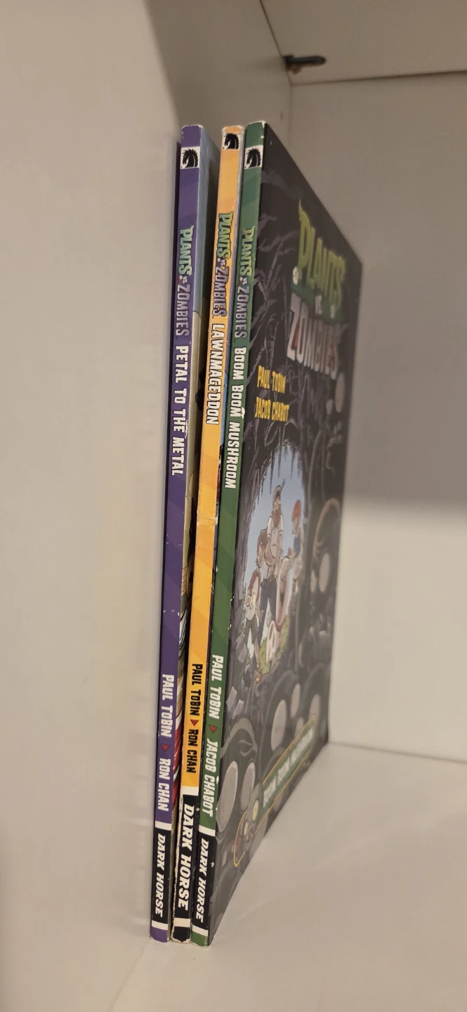Plants vs. Zombies Graphic Novels (3 Books) - photo 2