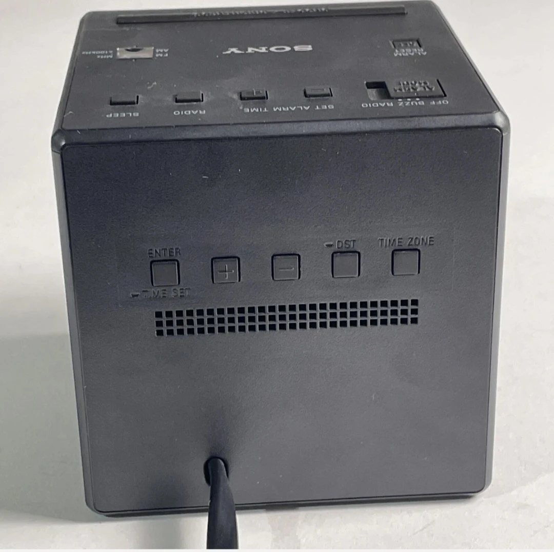 Sony Cube Alarm Clock Radio - photo 4