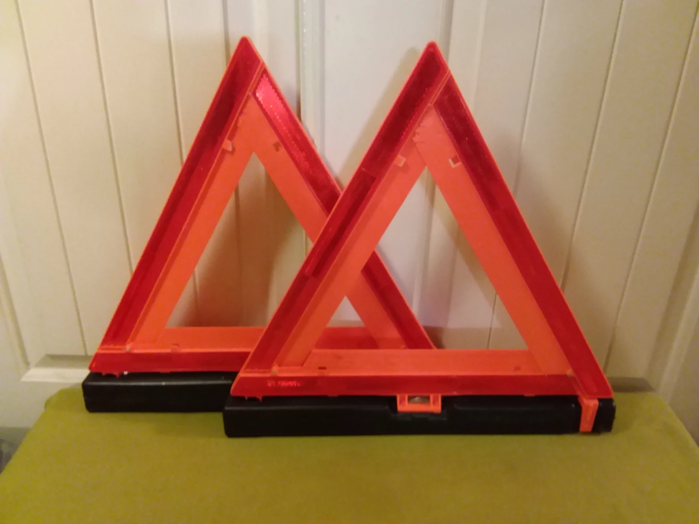 🚙 🆘 Emergency Roadside Reflectors (2 Pack) 🛣️  🆘 🚙 🆘