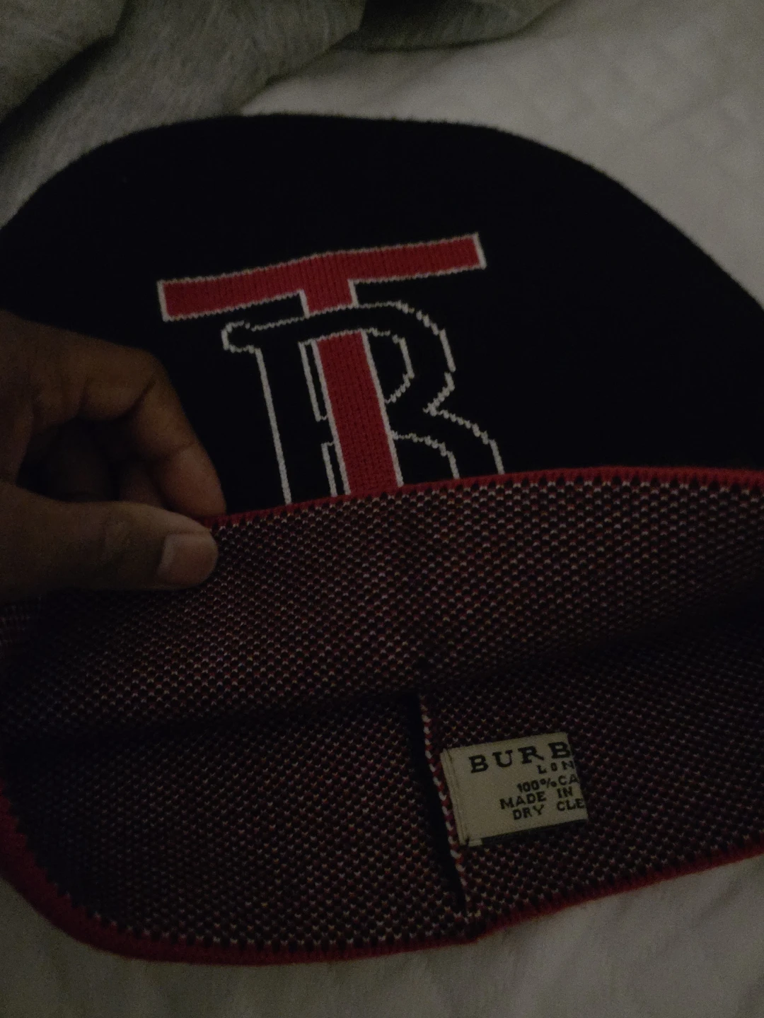 Burberry Red and Black Knit Beanie - photo 3
