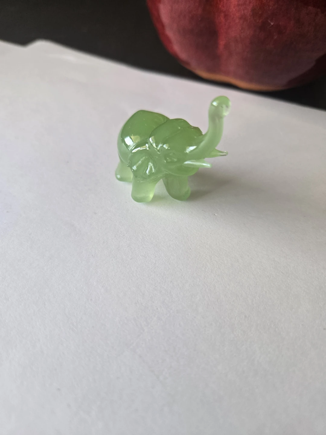 Small Jade Elephant Figurine - photo 4