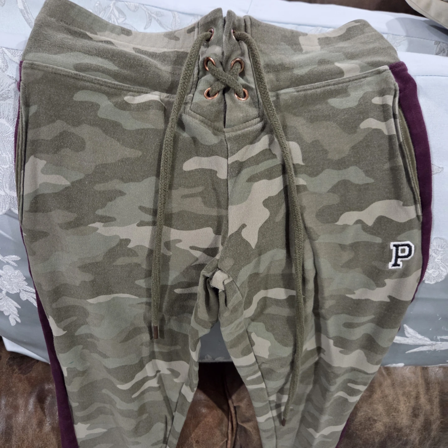 GIRLS PINK Victoria's Secret Yoga Pants Camo Lace Up XS - photo 2