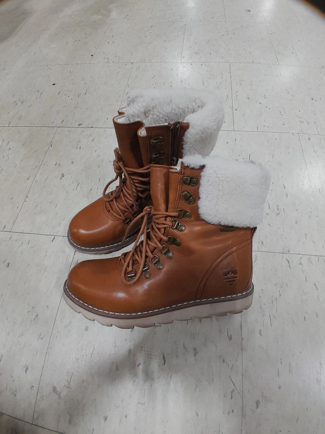 Royal Canadian Women's Brown Leather Winter Boot Size 9