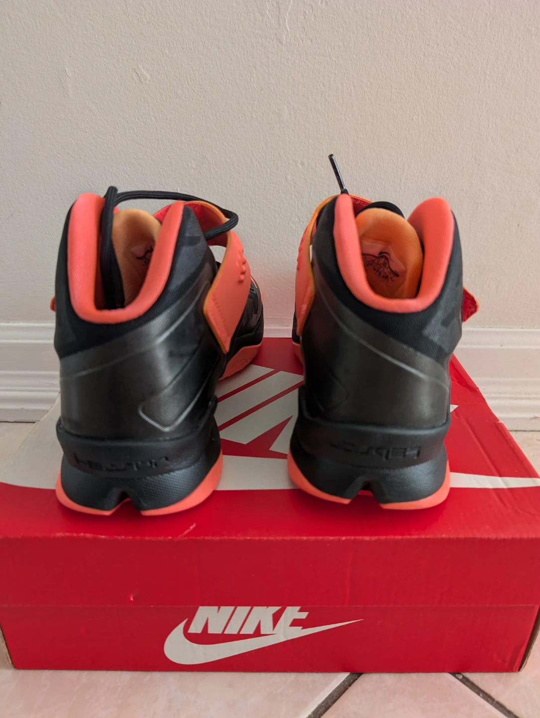 Nike Zoom Lebron Soldier 8 (Punch) Size 6Y - photo 2