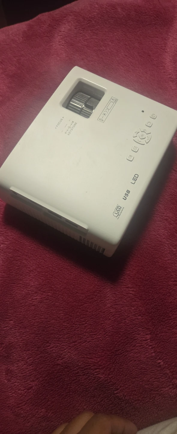 Eokeiy Projector BLUETTOTH FREE DELIVERY