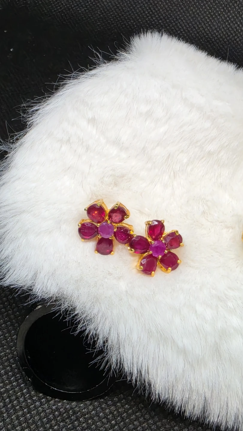 18K Gold-Plated Emerald & Ruby Flower Stud Earrings - photo 4